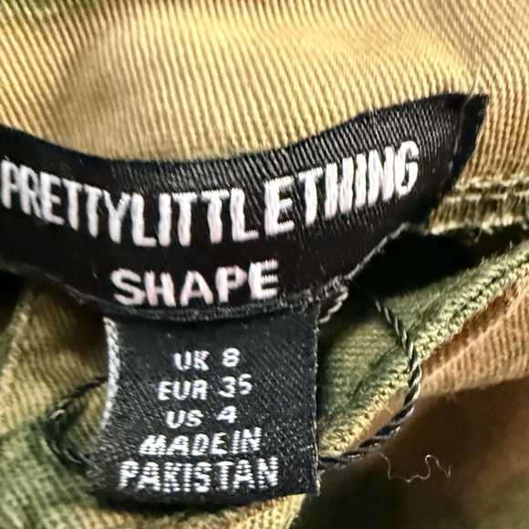 NWT PRETTY LITTLE THING SHAPE CAMO WIDE LEG PANT, SIZE 4 - Picture 10 of 11